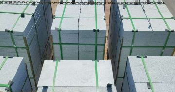 资阳 芝麻白花岗岩5公分地铺石 花岗岩厂家工厂装车日常