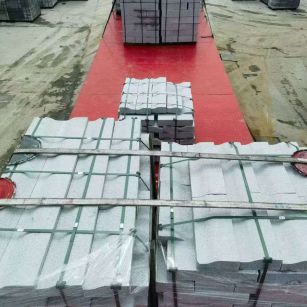 资阳 芝麻白仿形加直形路沿石出货日常