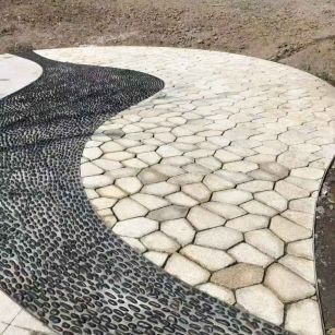 资阳 黄金麻冰裂纹地铺石工地铺装案例