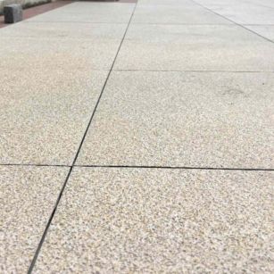 资阳 黄金麻花岗岩石板材荔枝面地面铺装效果
