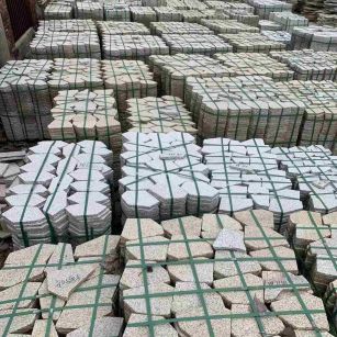 资阳 黄金麻白麻花岗岩荔枝面地铺石(冰裂纹)