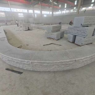 资阳 芝麻白异形坐凳，自然面光面弧形加工