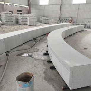 资阳芝麻白花岗岩石板材 园林光面弧形坐凳