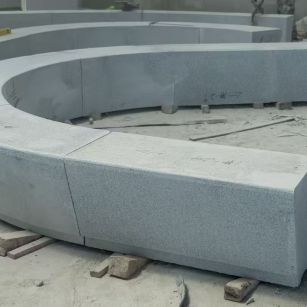 资阳 芝麻白花岗岩光面弧形坐凳