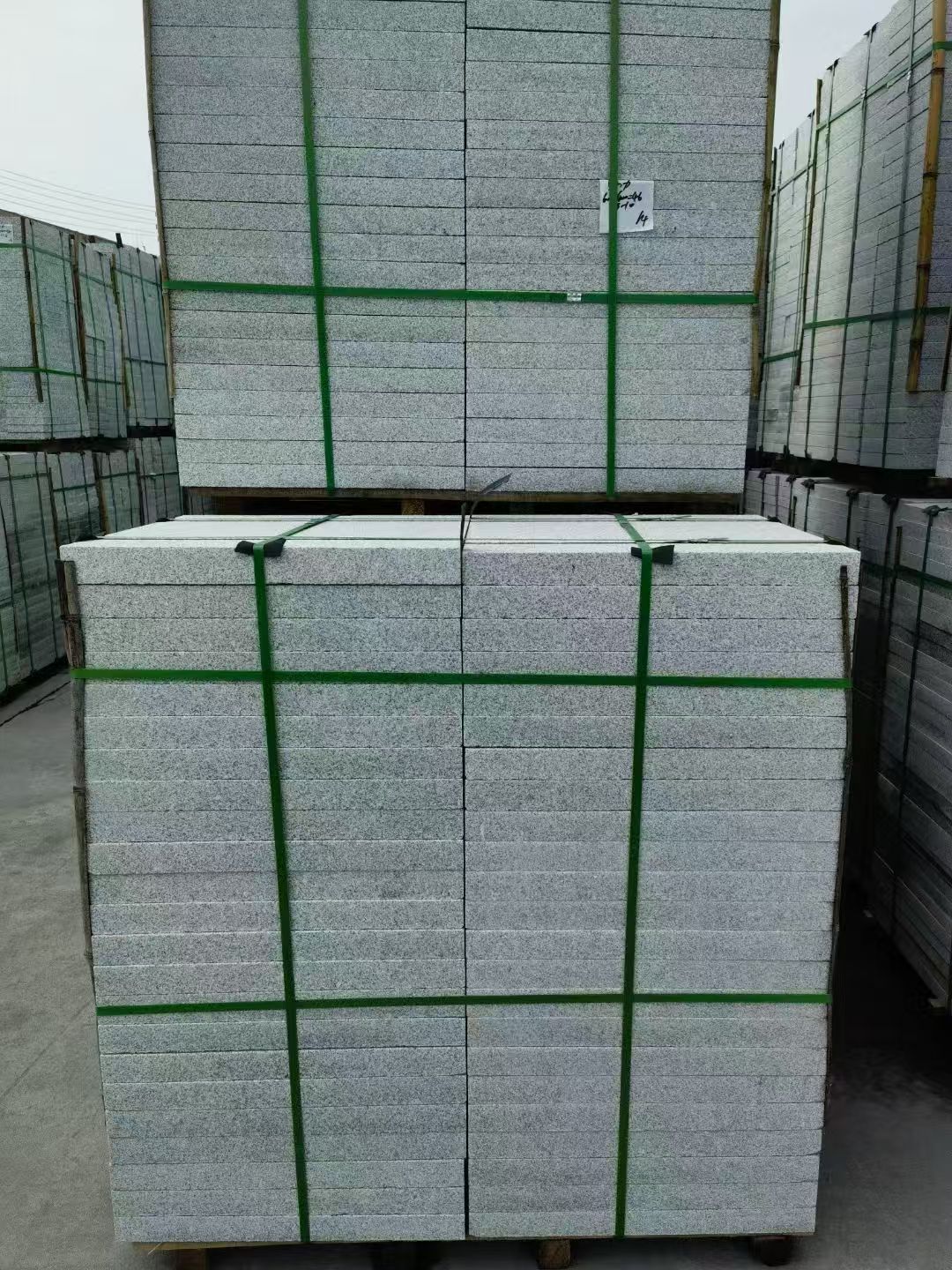 资阳 芝麻白火烧，园林广场市政工程地铺石，1.8~5.0厚均有现货