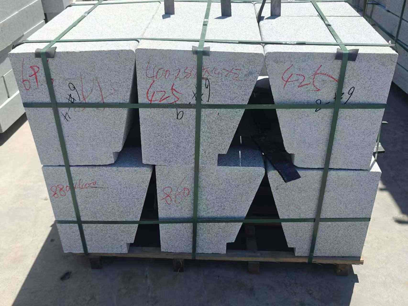 资阳 芝麻白异形坐凳，石凳