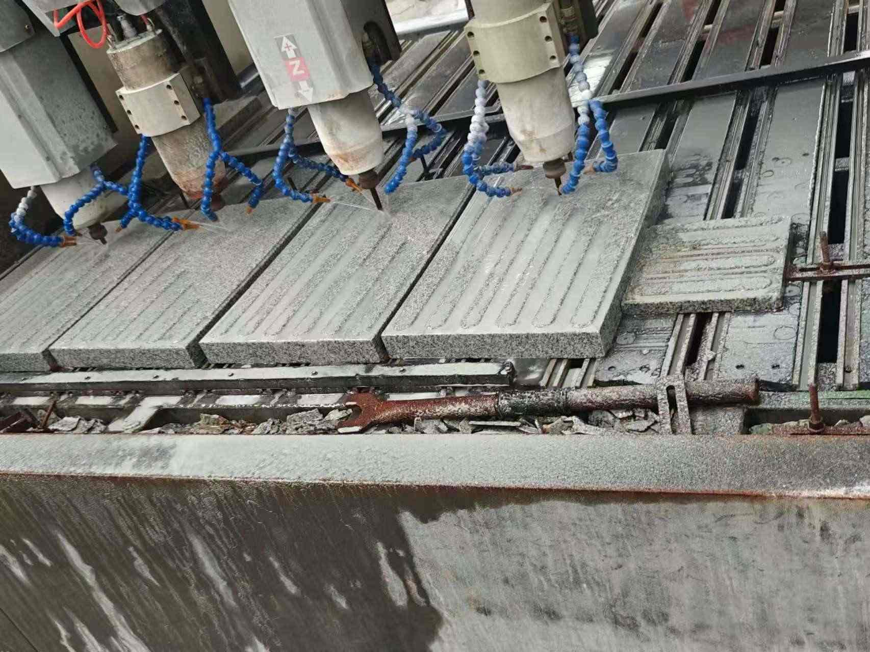 资阳 芝麻白花岗岩荔枝面盲道雕刻