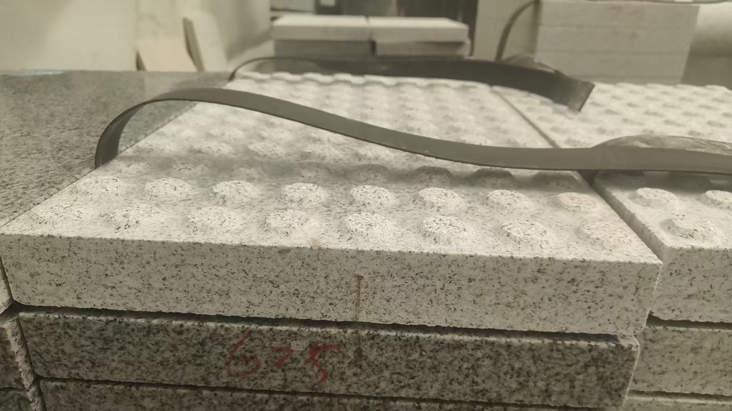 资阳 芝麻白花岗岩6.0公分荔枝面五轴加工雕刻盲点