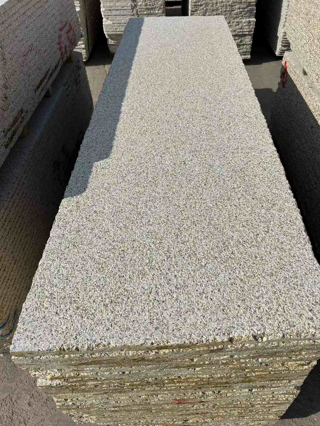 资阳 黄金麻花岗岩荔枝面毛板，半成品