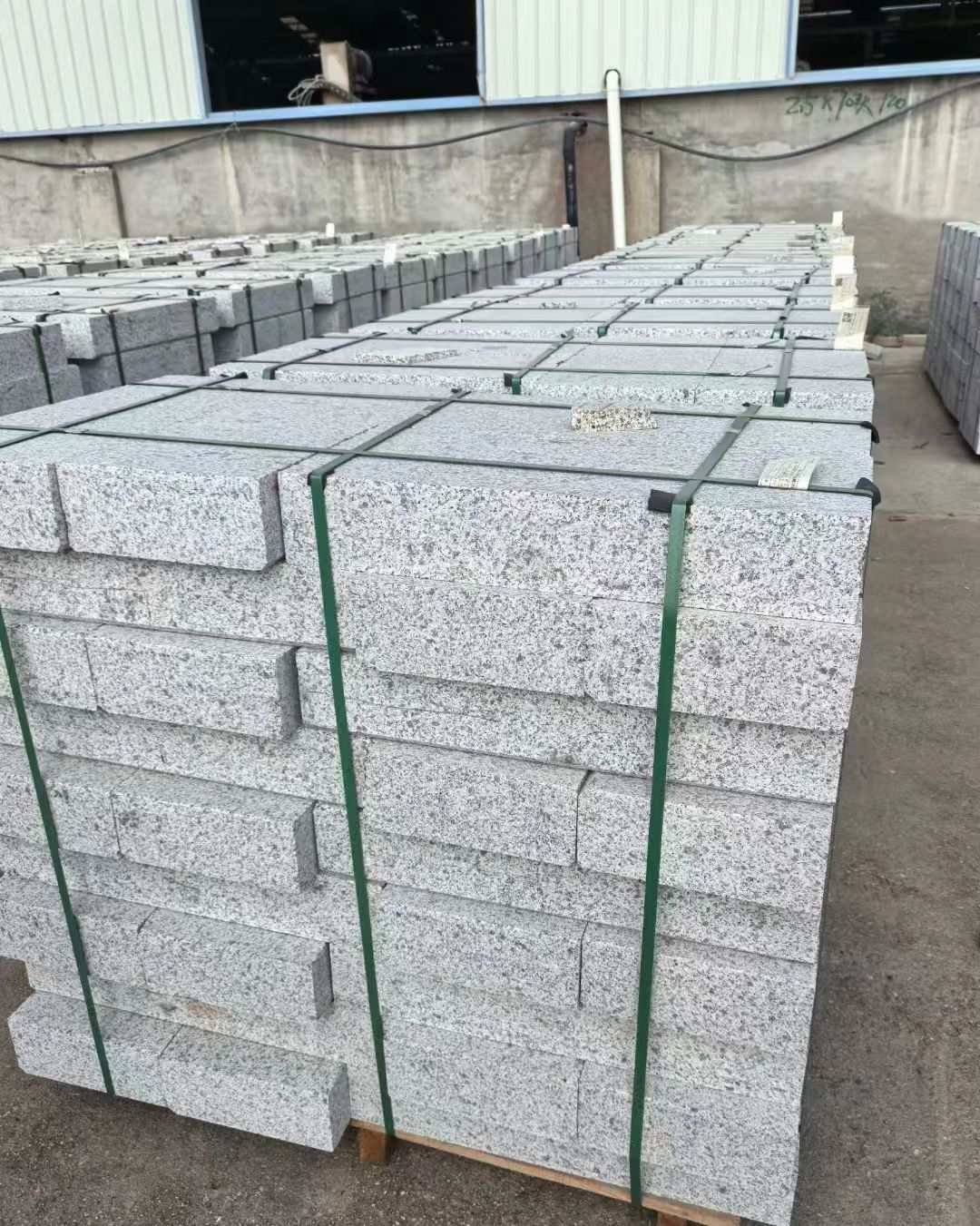 资阳 白麻花岗岩路沿石，弧形路沿石，道牙石，马路牙子，界石，路缘石，平沿石，直岩石，平缘石等