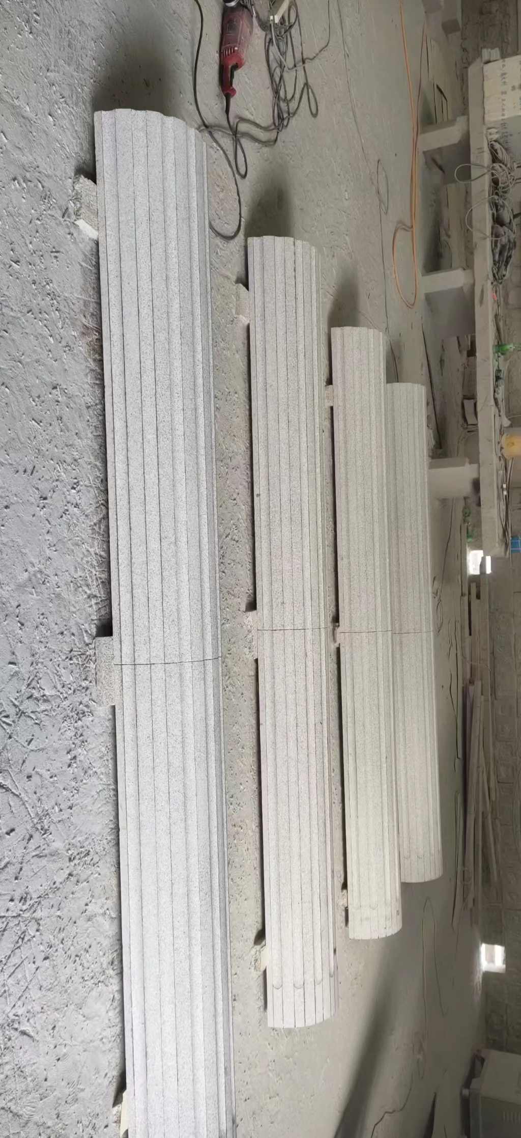 资阳 花岗岩厂家带你看白麻花岗岩门楼大柱柱皮