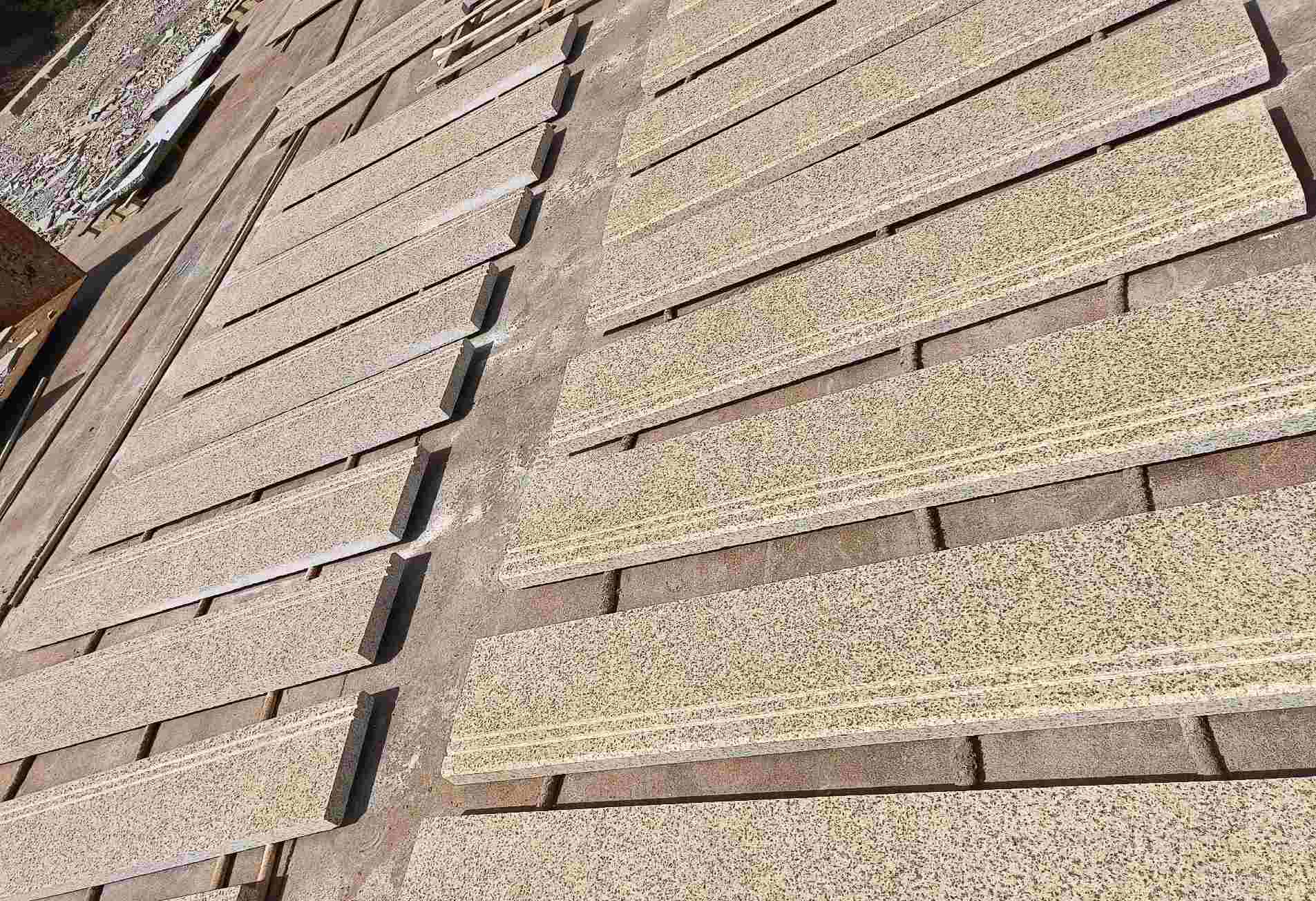 资阳 黄金麻花岗岩光面楼梯踏步