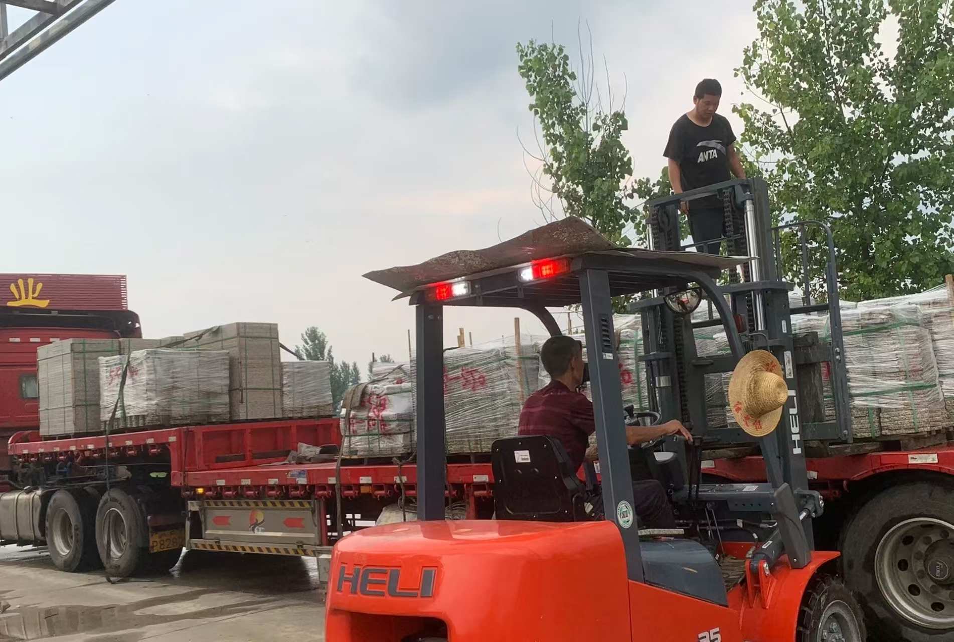 资阳 黄金麻冰裂纹，地铺石装车