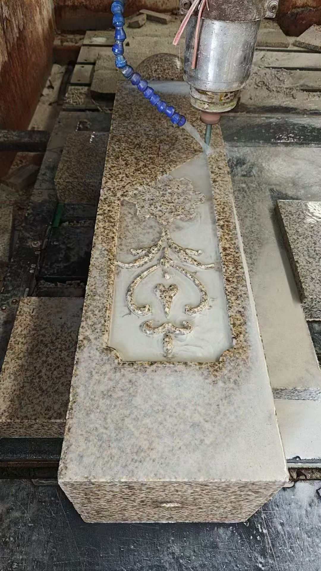 资阳 黄金麻花岗岩异形加工雕刻栏杆大柱