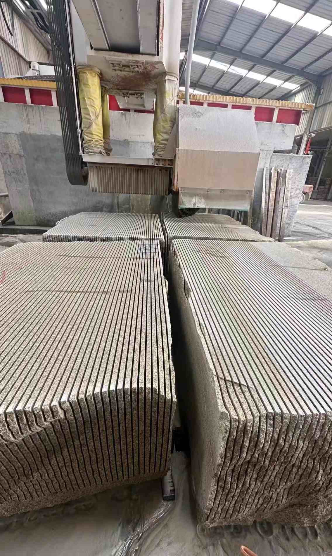 资阳 车间生产日常，黄金麻白麻花岗岩