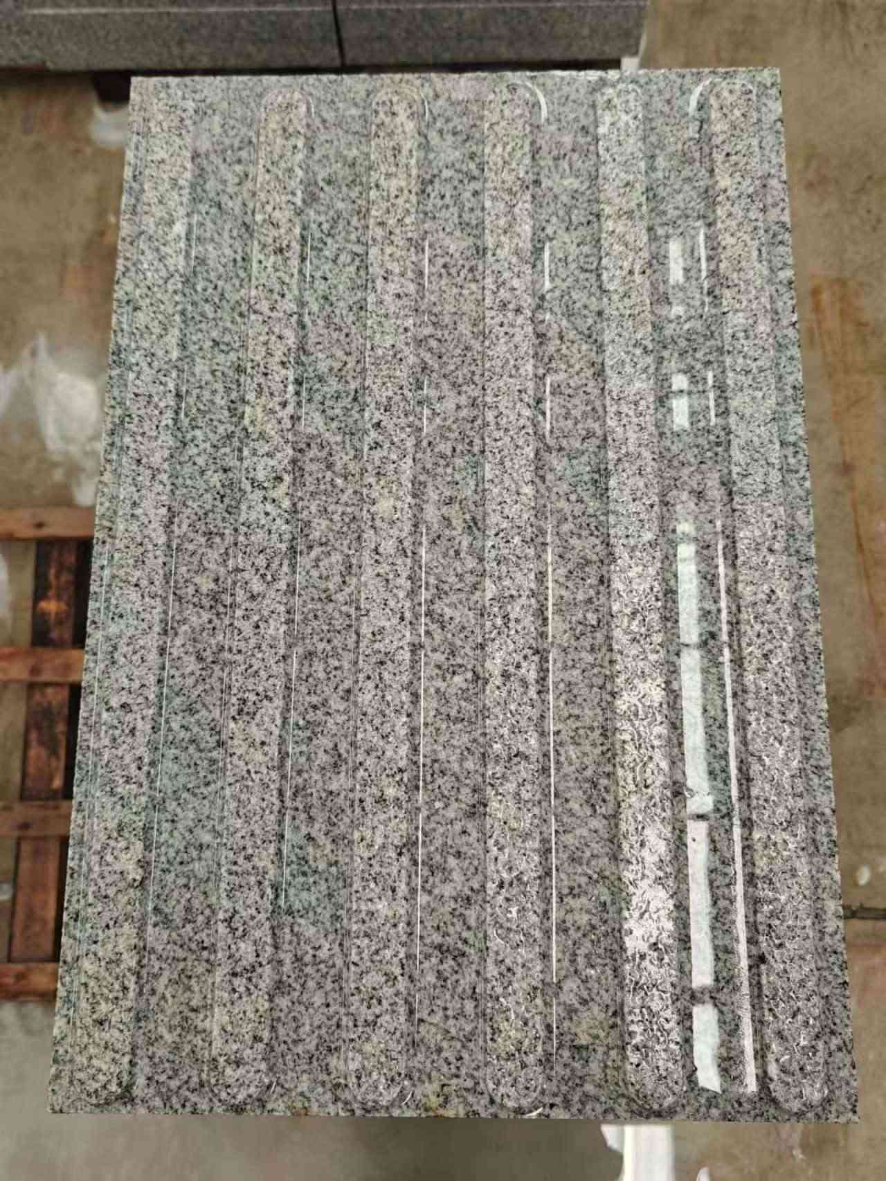 资阳 芝麻白花岗岩荔枝面雕刻盲道，盲条