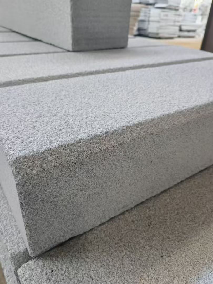 资阳 芝麻灰荔枝面路沿石