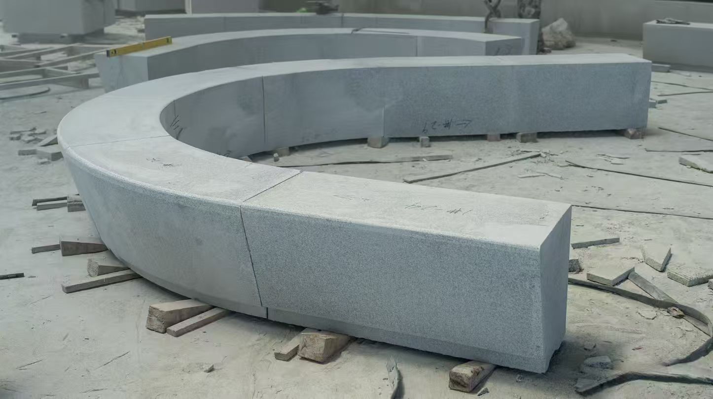 资阳 芝麻白花岗岩光面弧形坐凳